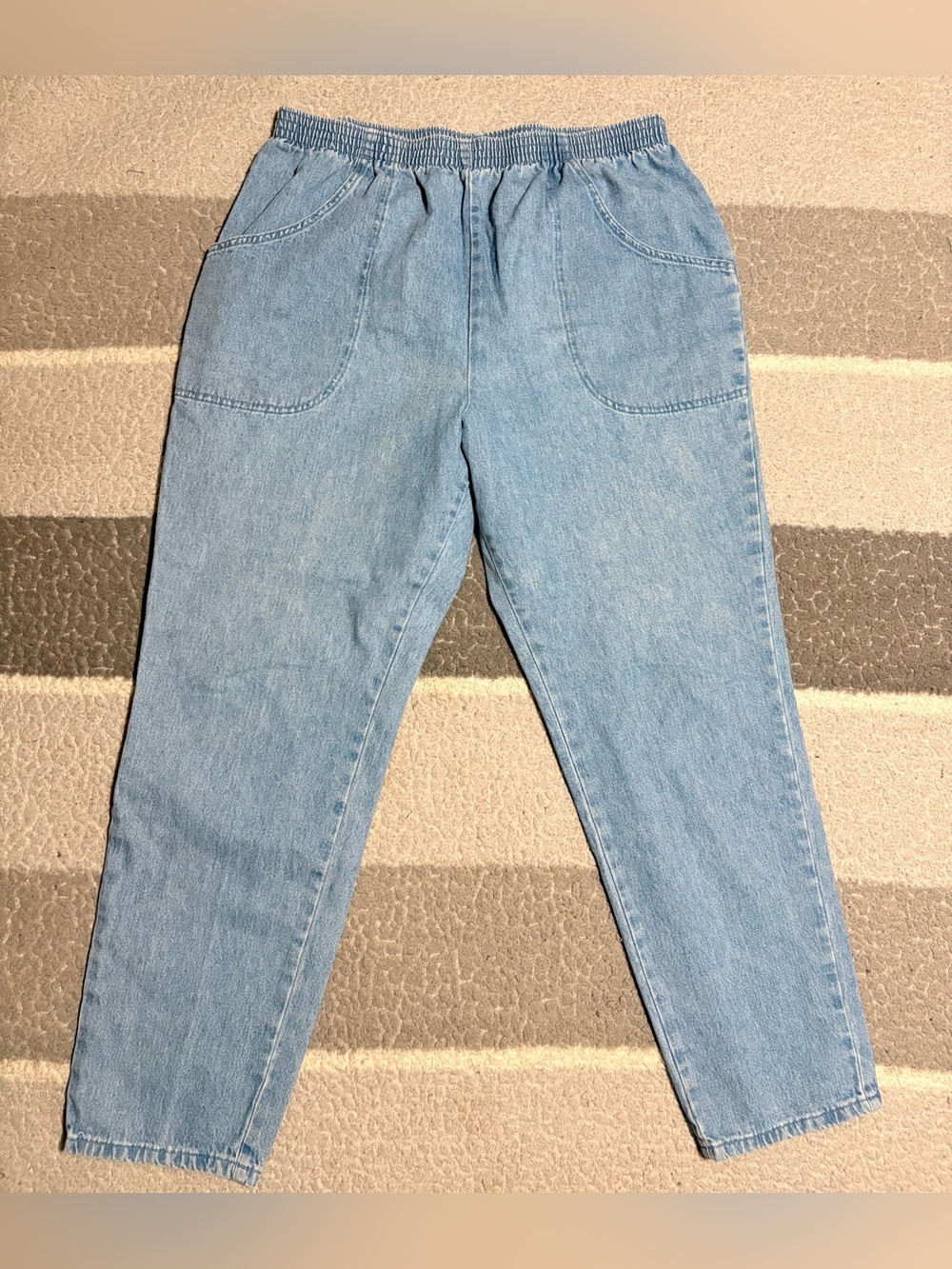 Deborah Bunse Women’s Cascade Blues 16 Short Light Blue Elastic Waist Jeans